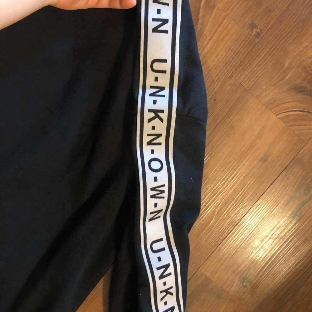 Sweatshirt - Picture 2 of 4